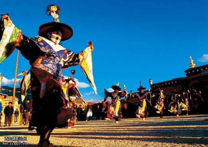 festival271-673x477.jpg