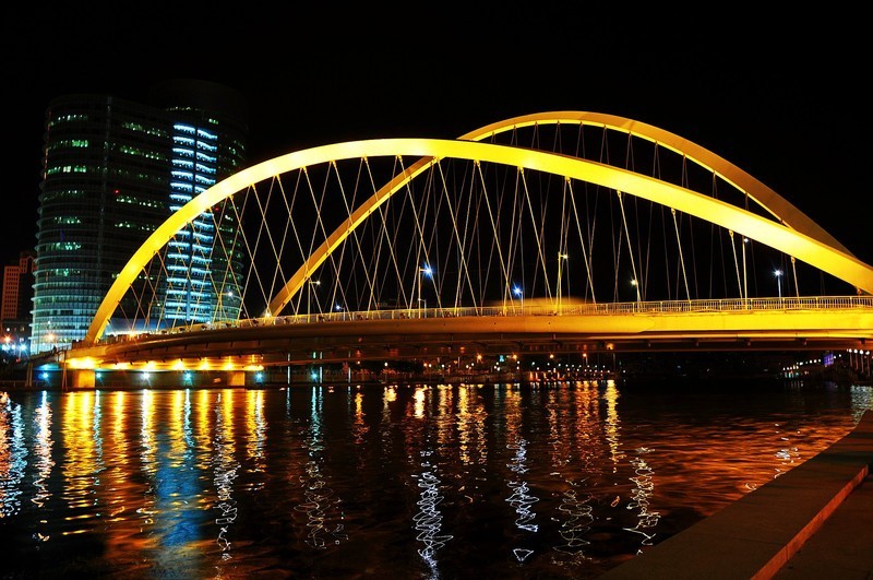 a10054038_s.jpg