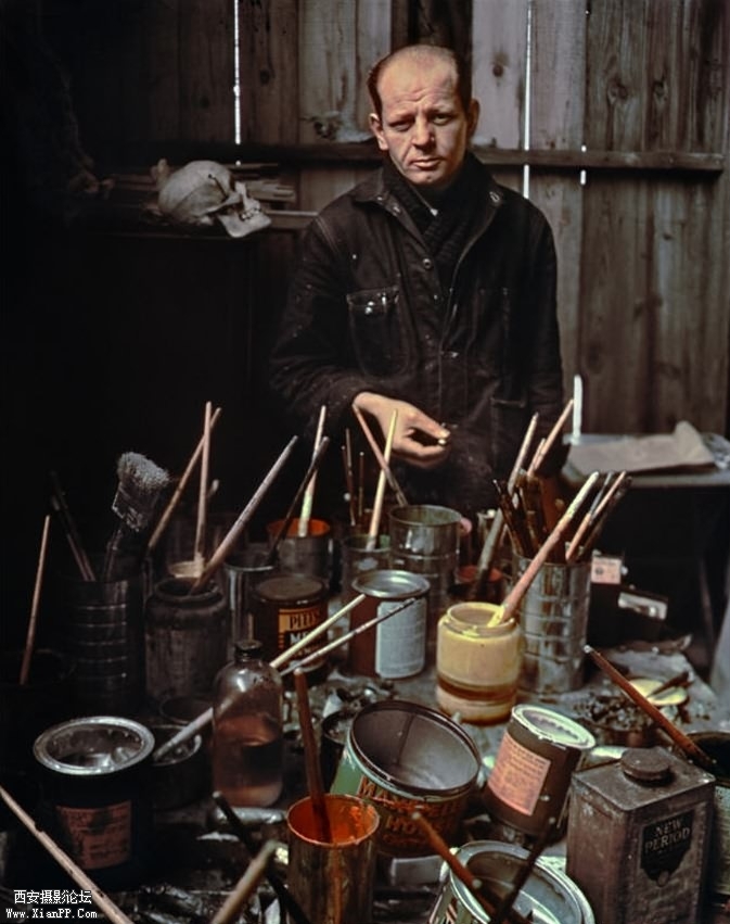 Jackson-Pollock-Long-Island-NY-1949.jpg