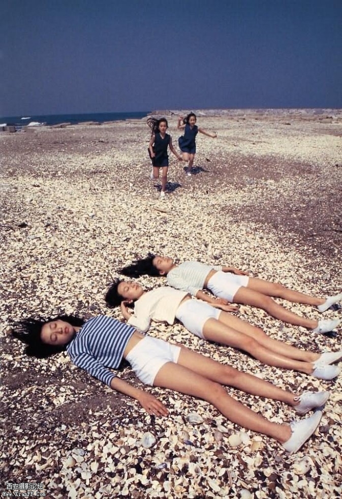 Girls_05-673x982.jpg