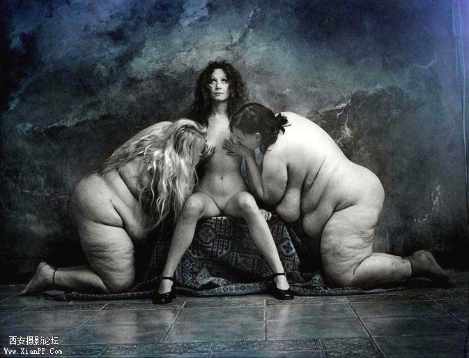 mother-and-her-children-2003-673x513.jpg