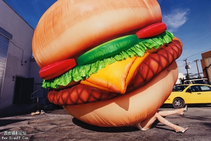 lachapelle_death-by-hamburger_01_monnaie-673x449.jpg
