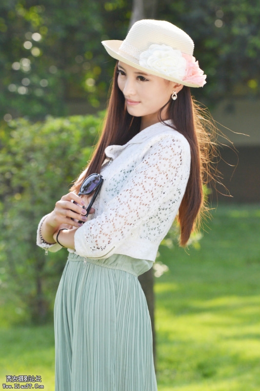 81Z]JM$FB_S~G0A[[L9~B.jpg