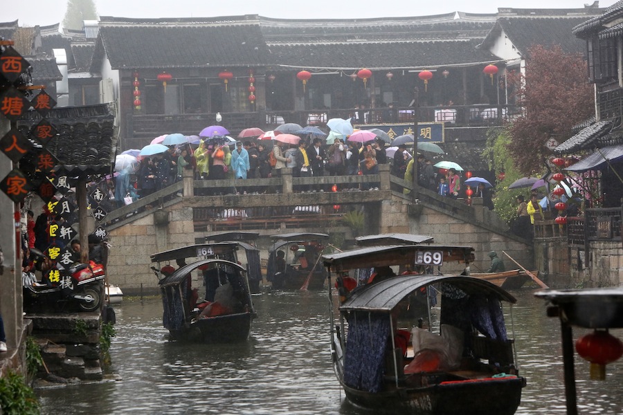 4坐上西塘的游船，让你疑惑是人在画中游，还是画在心中移.JPG
