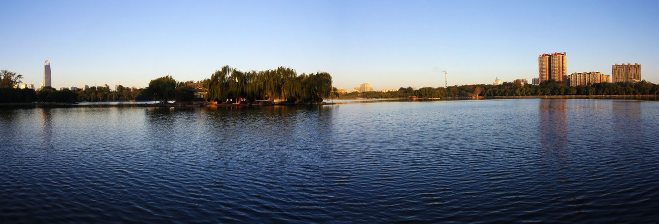大明湖全景图11.jpg