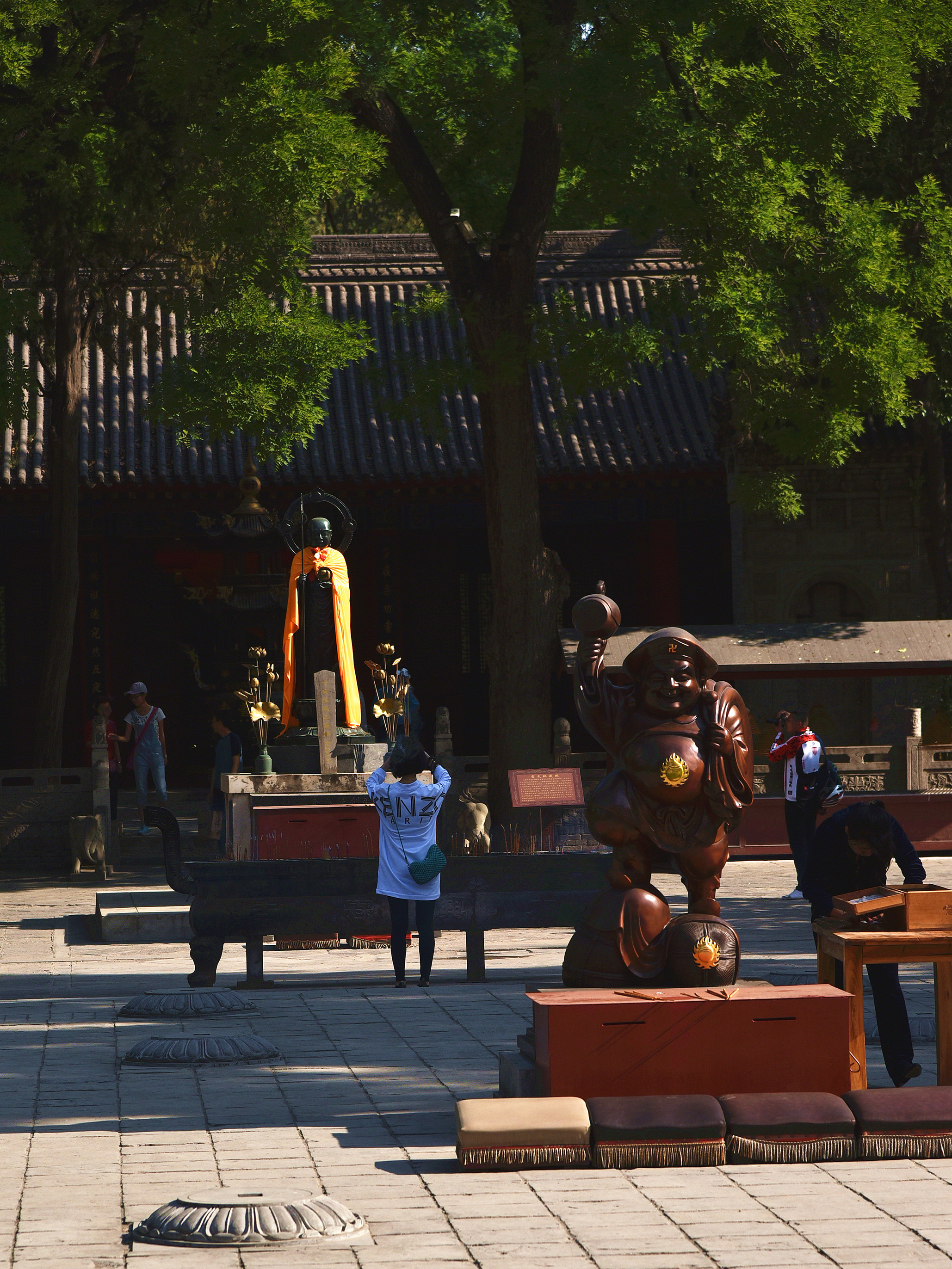 大兴善寺拜佛者3