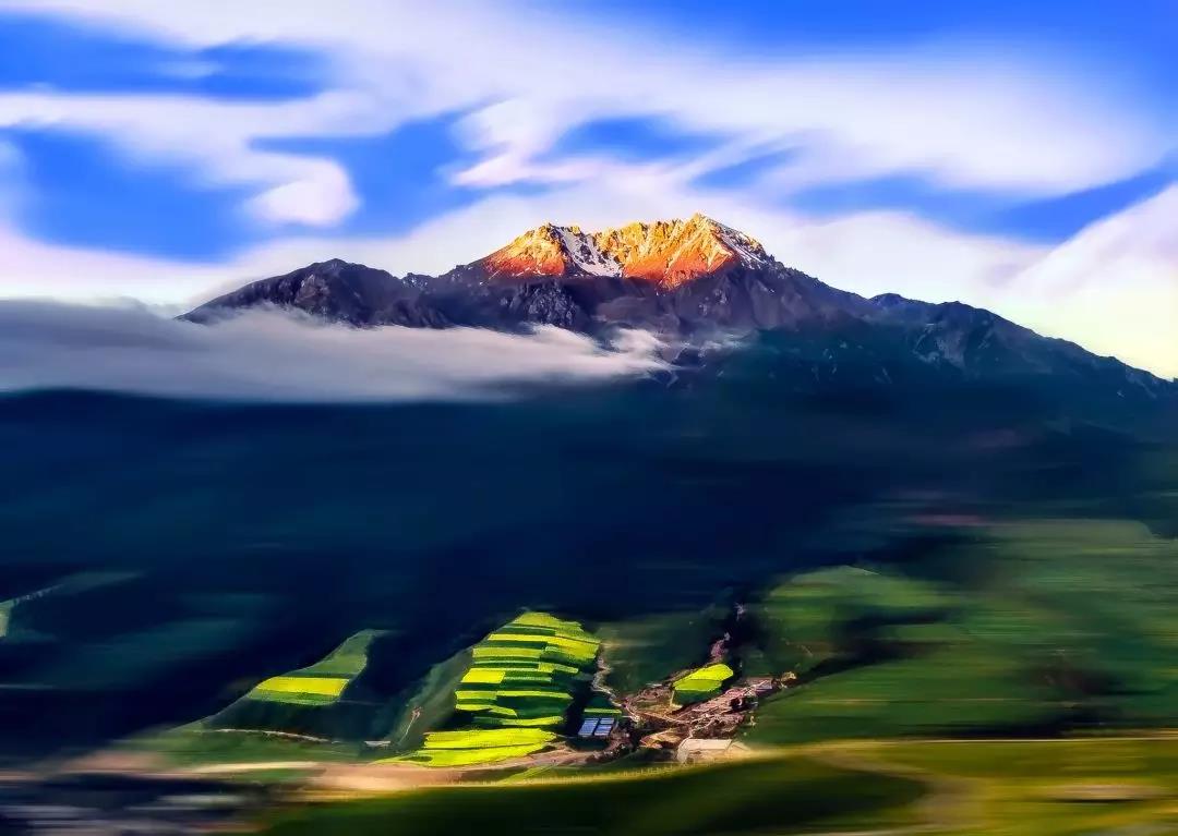《雪山晨韵》 邵光明 摄.jpg 《雪山晨韵》 邵光明 摄.jpg