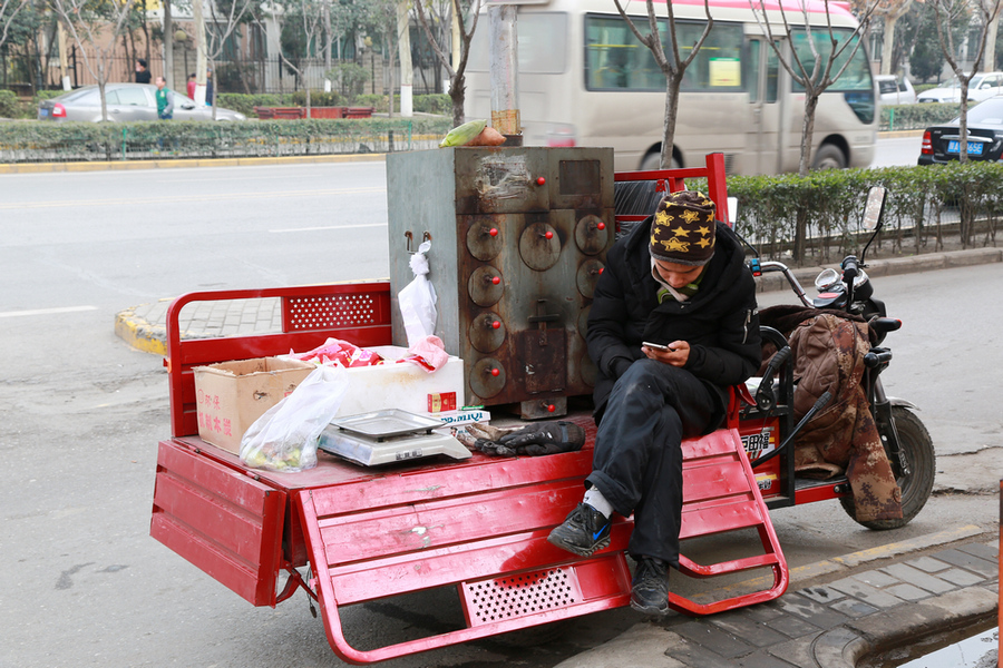 IMG_ 守摊.JPG