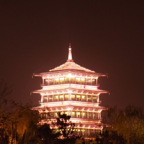 多彩长安塔