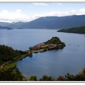 俊秀泸沽湖