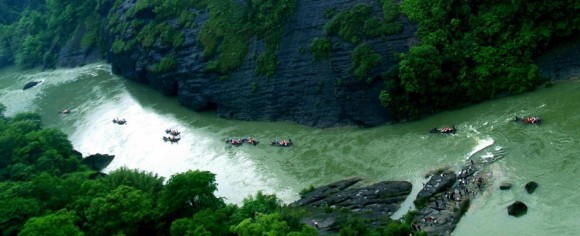 轻舟已过万重山
