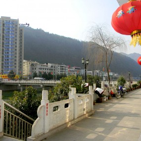 河畔人家